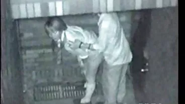 La signora porcone over 50 della MILF Cavalli allatta Jmac di nuovo in vita!