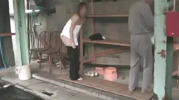 Il peggior nascondiglio mature porche tube del mondo è stato beccato mentre si masturbava!