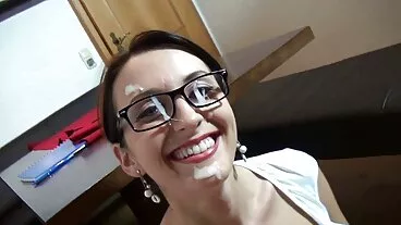 La dottoressa casalinghe zozze Adriana ti riporterà in vita e ti schizzerà addosso