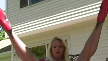 Tiny Blonde mamme porche porno gratis Teen ha raccolto duro al campo da tennis