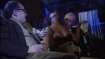 Fakehub: ciccione porche controllare Chloe Lamour attraverso occhiali a raggi X su PornHD