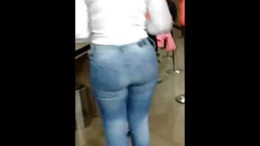 La ragazza porno vecchie porche del compleanno si fa scopare violentemente