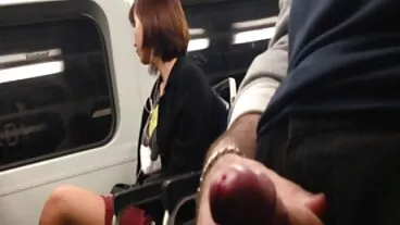 Lubed: doccia succosa bagnata martellante per la bellezza bruna Angel porche russe Youngs su PornHD