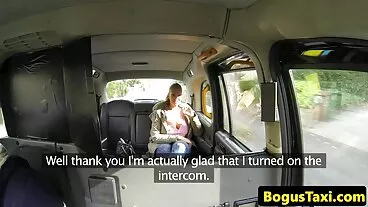 La mature casalinghe porche lapdance di August Ames a lieto fine