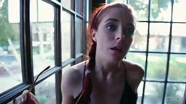 La mamma delirante soffia il miglior amico del porno donne porche figlio