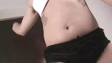 Reality Kings: Afferrare il culo vere porche mature di Tru Kait in palestra su PornHD