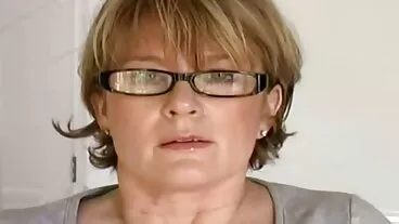 Baeb: la ragazza sexy Jill Kassidy si scopa il donne mature porche capo su PornHD