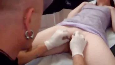 3 splendidi coniglietti di yoga si toccano milf super porche il culo a vicenda