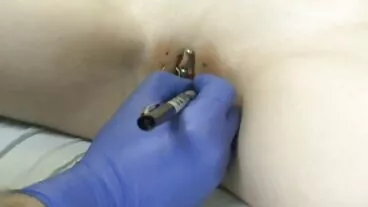 PurgatoryX: servizio in camera della sexy porche mature video cameriera April Olsen su PornHD