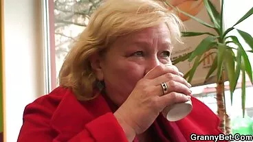 Monster TiTs su Massive Truck donne anziane porche - feat. Cassidy Banks