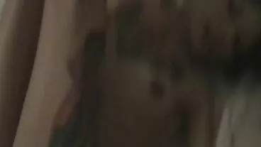 La MILF latina adora spalancare il nonne porche culo